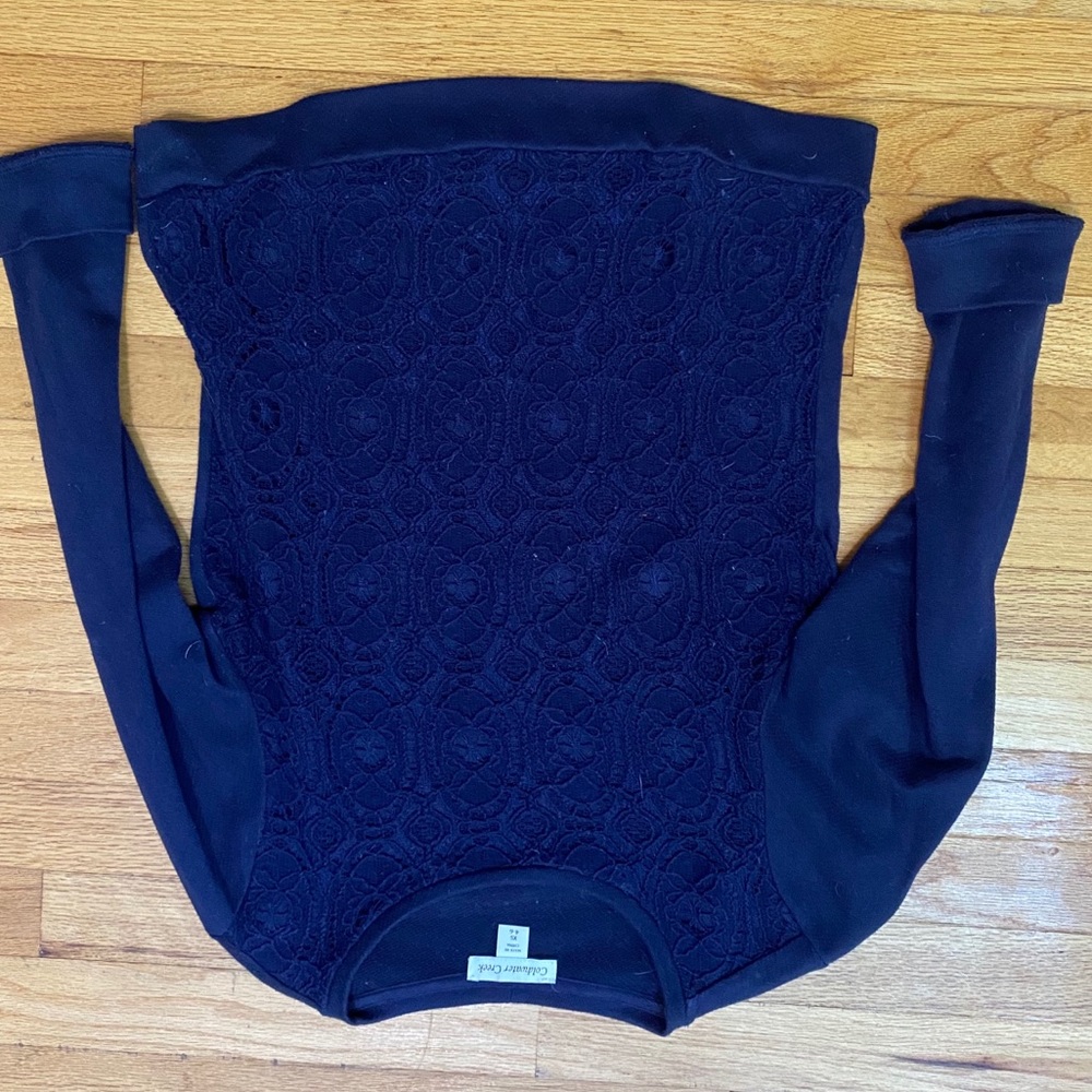 Coldwater Creek size XS sweatshirt with lace